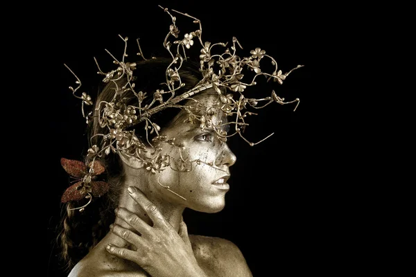 Beautiful Gold Painted Woman in Conceptual Beauty Themed Image — Stock Photo, Image