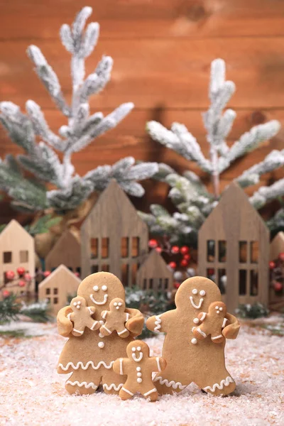 Happy Gingerbread Family Enjoying Christmas Holiday Children — Stock Photo, Image