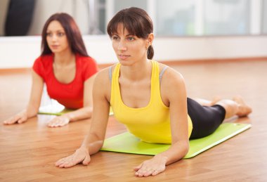 bir fitness merkezi grup eğitimi