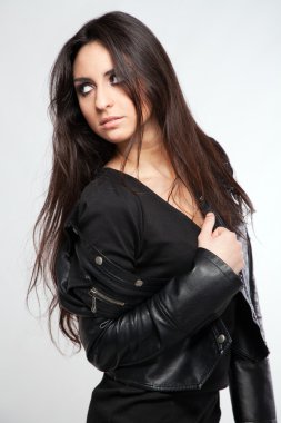 Rock tarzı genç kadın