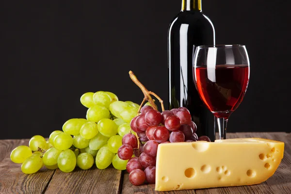 Wine and grapes — Stock Photo, Image