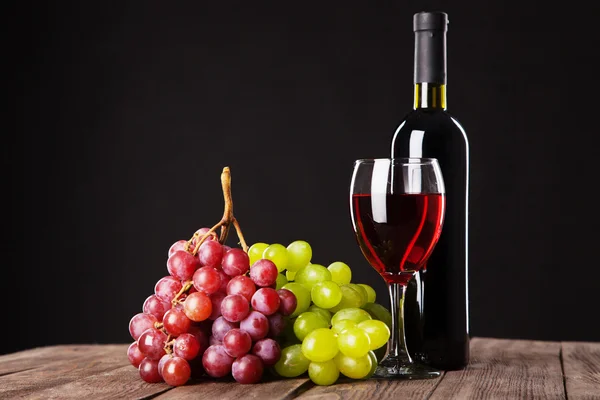 Vino y uvas Imagen De Stock