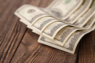 Beş yüz dolar yakın çekim