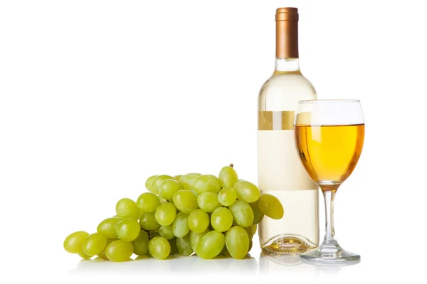 Bir şişe beyaz şarap ve üzüm — Stok fotoğraf