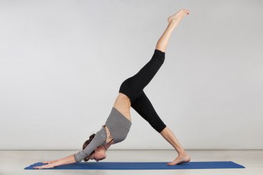 genç kadın egzersiz Yoga