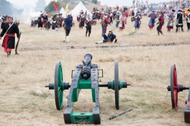 Olsztyn, Polonya - Ağu 11: Ağustos 11, olsztyn kalesinde Ortaçağ savaşları yeniden inşası 2013