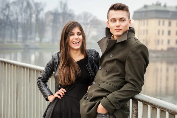 Young beautiful couple in the city — Stock Photo, Image