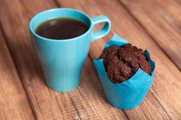 Chocolate muffin with coffee — Stock Photo, Image