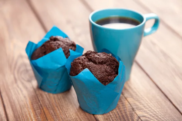 Chocolate muffin with coffee — Stock Photo, Image