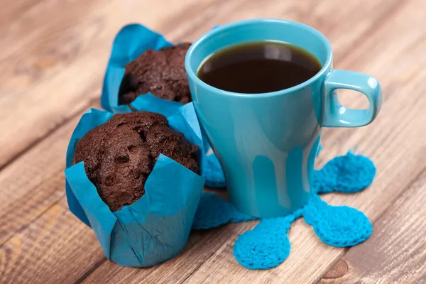 巧克力松饼加咖啡 — 图库照片