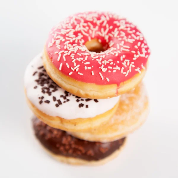 하얀 배경의 맛있는 도넛 — 스톡 사진
