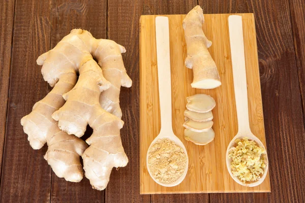 Cut, grated and ground ginger — Stock Photo, Image