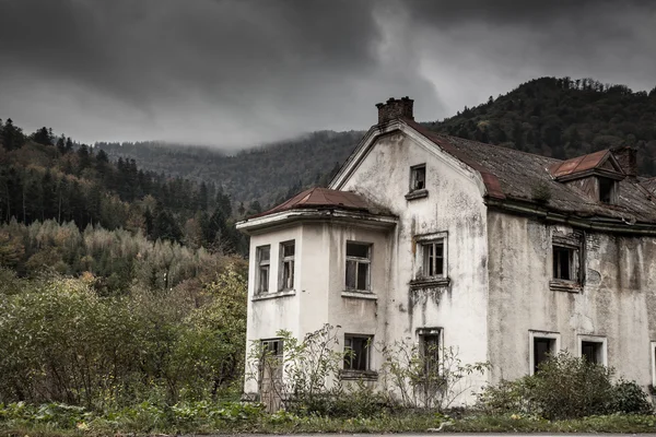 Läskiga gamla hus — Stockfoto