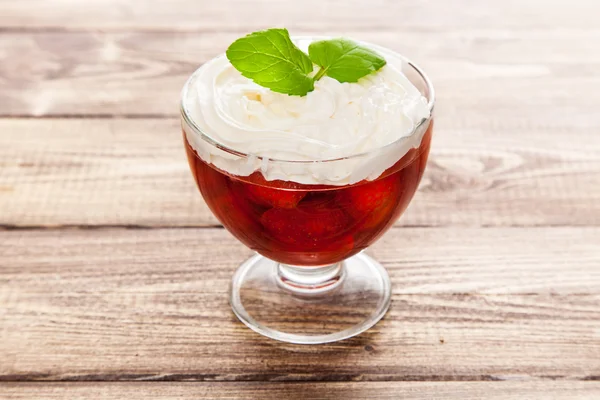 Strawberyy jelly dessert — Stock Photo, Image