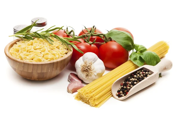 Traditionella spaghetti ingredienser — Stockfoto