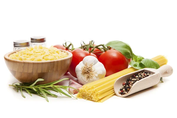 Traditionella spaghetti ingredienser — Stockfoto