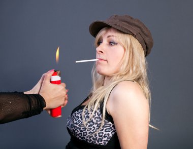 bir sigara aydınlatma