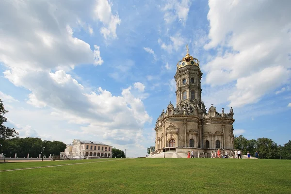 Eglise de la Sainte Vierge à Dubrovitsy — Photo