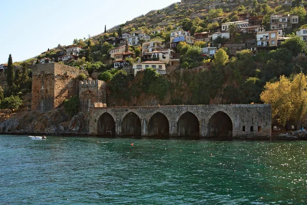 Alanya porto e fortaleza parede — Fotografia de Stock