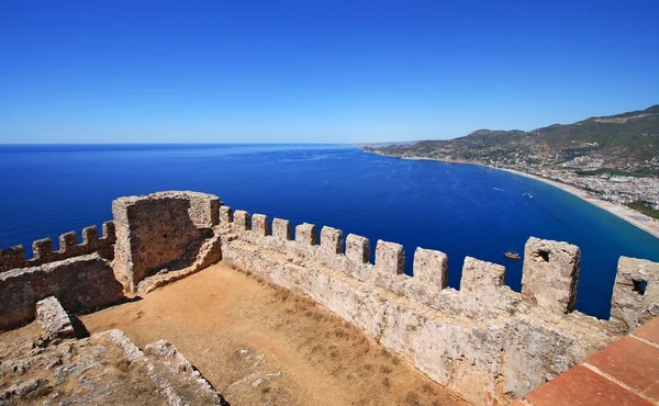 Zidul cetății Alanya și panorama orașului — Fotografie, imagine de stoc