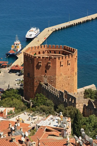 Porto de Alanya e famosa Torre Vermelha — Fotografia de Stock