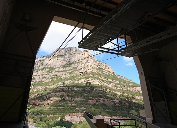 Каюта "Montserrat Aeri" спускается с горы Монсеррат — стоковое фото