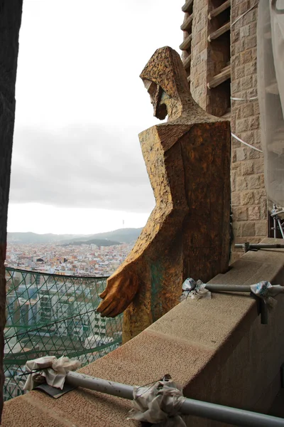Estatua de Jesús en la Sagrada Familia mirando a Barcelona —  Fotos de Stock