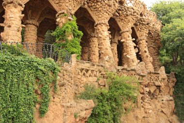 colonnade Gaudi'nin parc guell, taş oyma