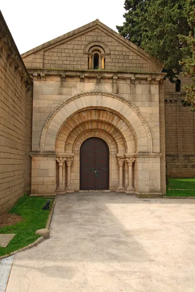 Rooms-katholieke kerk in poble espanyol, barcelona — Stockfoto