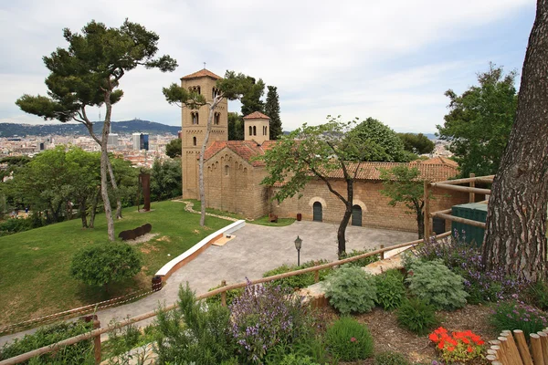 Iglesia romana en Poble Espanyol en Barcelona — Foto de Stock