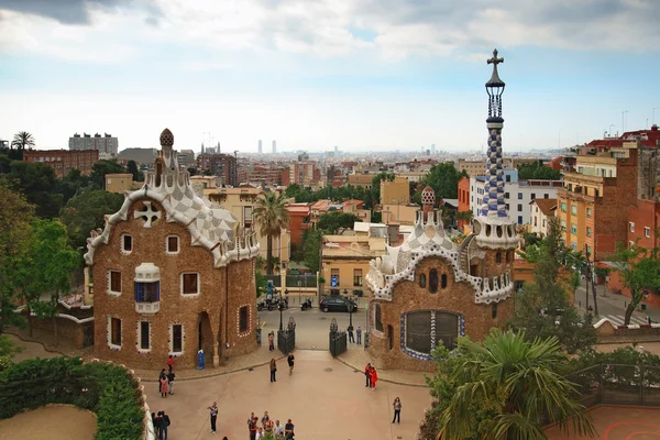 Eingang im park guell in barcelona — Stockfoto