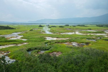 Uzon, Rusya 'nın Kamçatka Yarımadası' nın doğu kesiminde yer alan 9 'a 12 km' lik bir volkanik kalderadır.