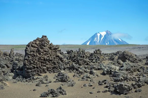 용암지대는 남쪽으로 러시아 캄차카 지역에 성층화 있습니다 유친스 Vilyuchinsk 30Km — 스톡 사진