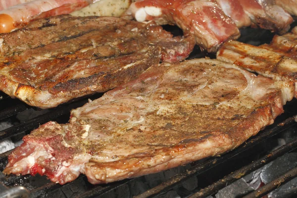 Carne grelhada — Fotografia de Stock