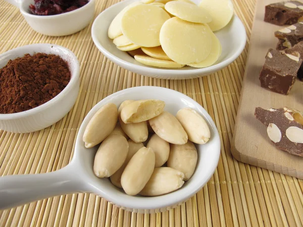 Ingredienti per il cioccolato fatto in casa — Foto Stock