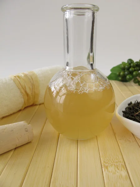 Gel de banho caseiro com chá verde e aroma de limão — Fotografia de Stock