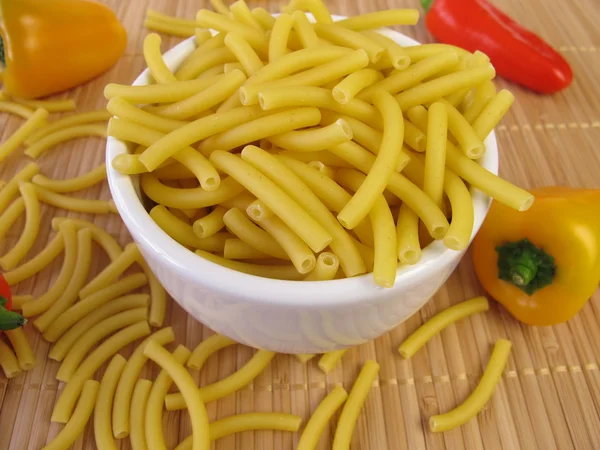 Macaroni en paprika — Stockfoto