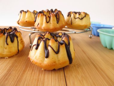 Mini gugelhupf keçiboynuzu sır ile