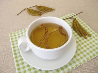 Fındık çiçekli bitki çayı, fındık çiçekleri.