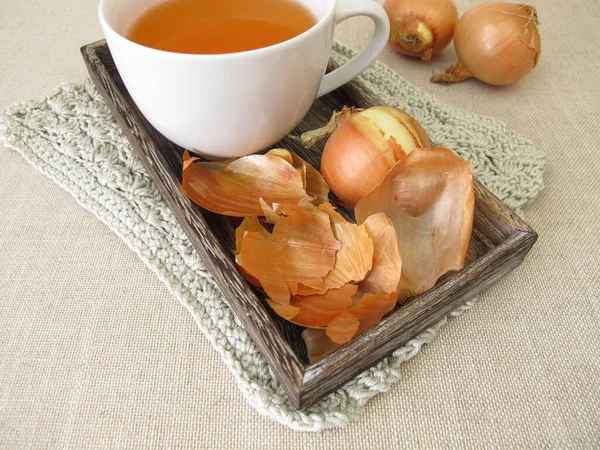 Una Tazza Buccia Cipolla Sano — Foto Stock