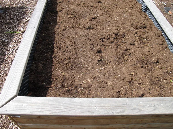 Raised Bed Refilled Fresh Soil — Stock Photo, Image