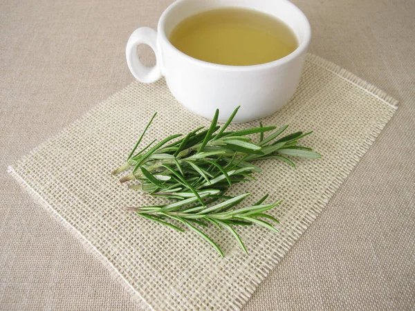 Kräutertee Aus Frischen Rosmarinkräutern — Stockfoto