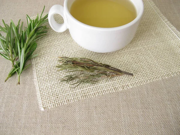 Une Tasse Thé Aux Herbes Romarin Séchées — Photo