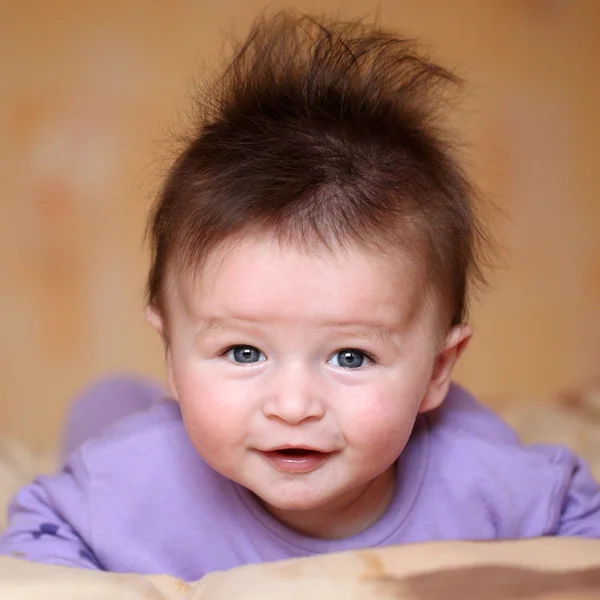 Smilende baby – stockfoto