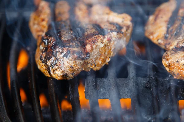 Carne a la parrilla —  Fotos de Stock