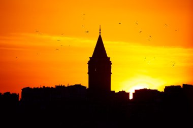 Gün batımında Galata Kulesi