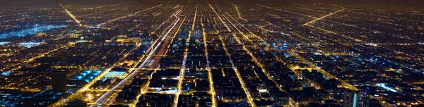 Cidade noturna luzes panorama — Fotografia de Stock