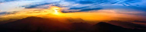 Zonsopgang boven de Himalaya — Stockfoto