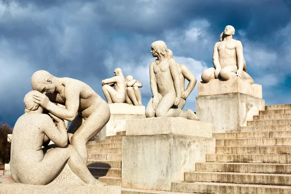 Oslo Noruega Marzo 2022 Estatuas Personas Famosa Escultura Rocosa Vigeland —  Fotos de Stock