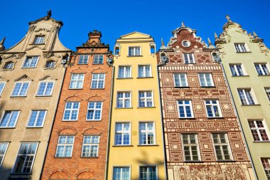 Polonya 'nın Gdansk şehrinin renkli eski evleri